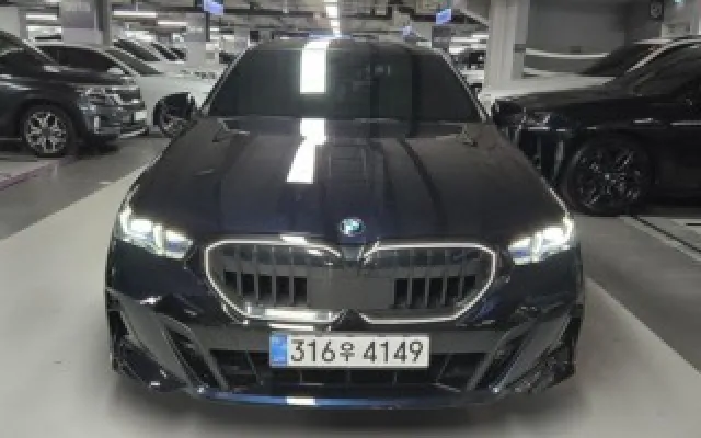인천중고차직거래사이트추천 5시리즈 (G60) 530i xDrive 매물 사진 3 - 2026/01 8,225km